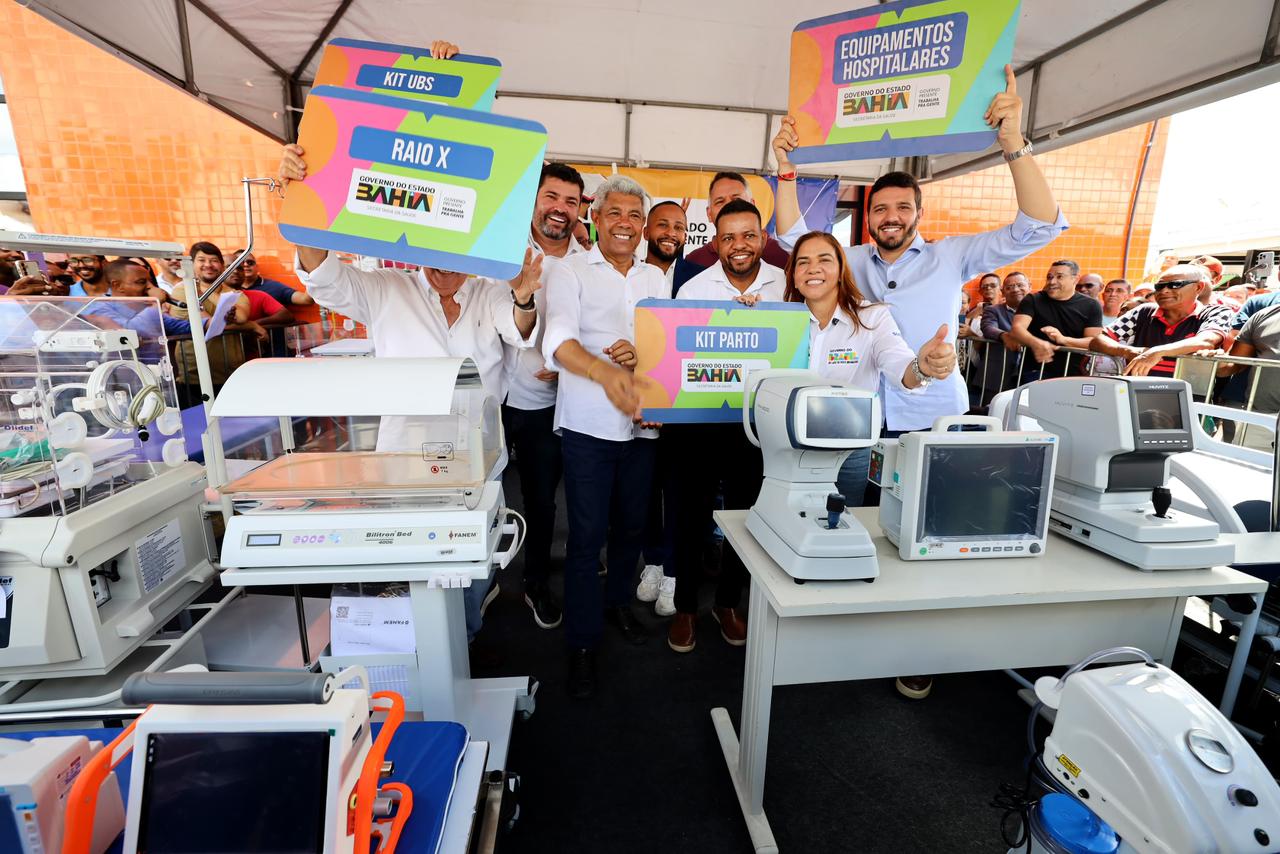 Autoridades participam da entrega de equipamentos de saúde durante agenda do Governo da Bahia em Santaluz