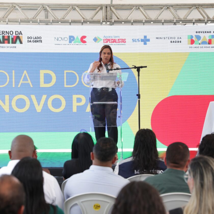 Evento do PAC na Bahia com anúncio de investimentos em saúde durante o Dia D do Novo PAC em Salvador