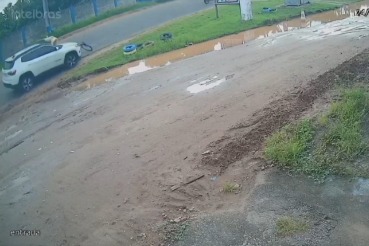 Imagem de câmera de segurança mostra local onde ciclista foi atropelado na BA-001, em Guaibim, Valença.