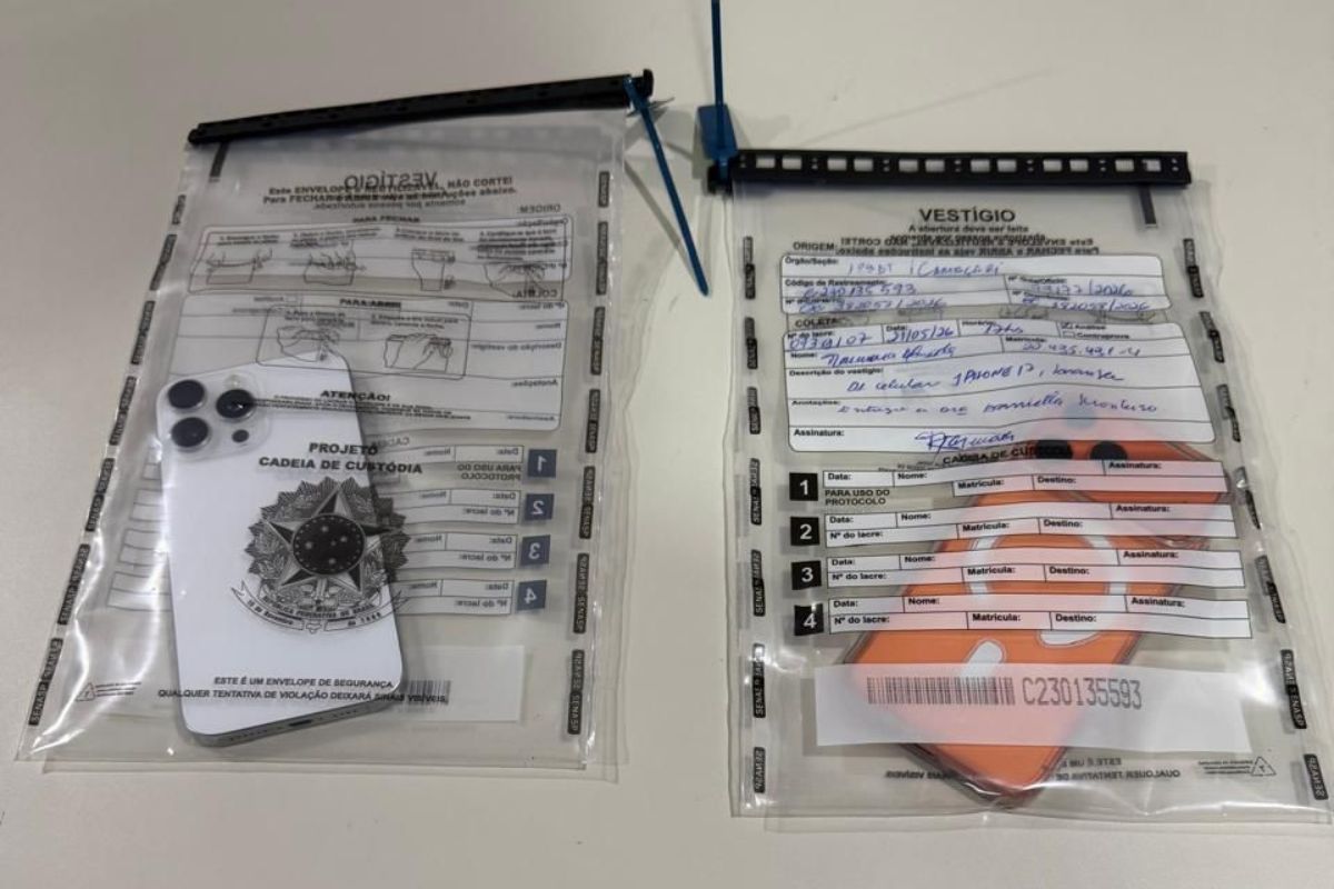 Celulares recuperados pela Polícia Civil de Camaçari e apresentados na 18ª Delegacia Territorial.