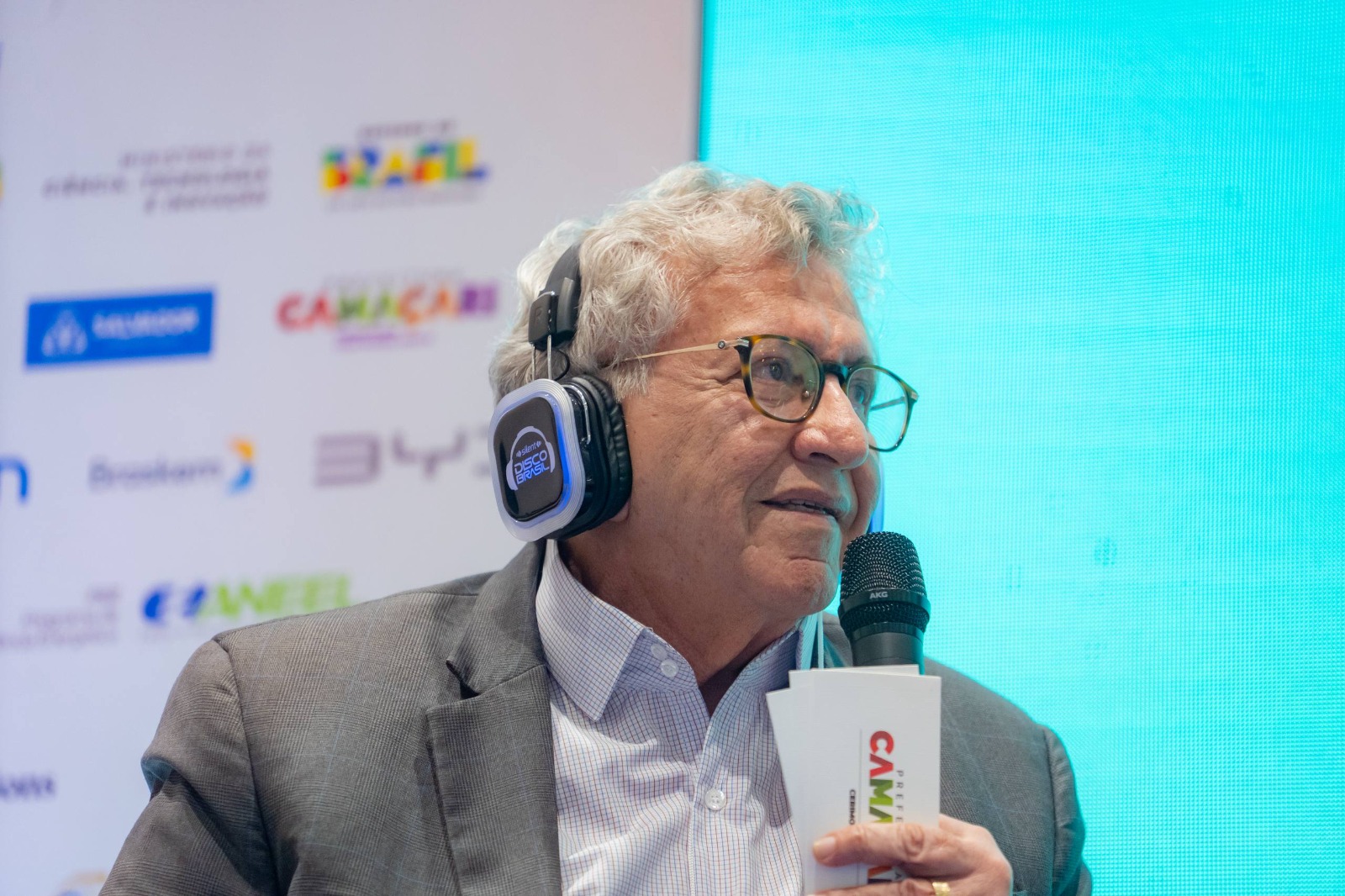 Prefeito de Camaçari, Luiz Caetano, durante participação no INDEX Bahia 2026.
