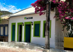 Unidade do Sicoob em imagem relacionada aos benefícios econômicos gerados aos cooperados da Bahia em 2025.