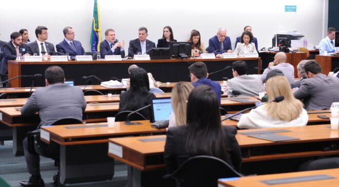 CCJ da Câmara adia novamente votação da PEC da maioridade penal