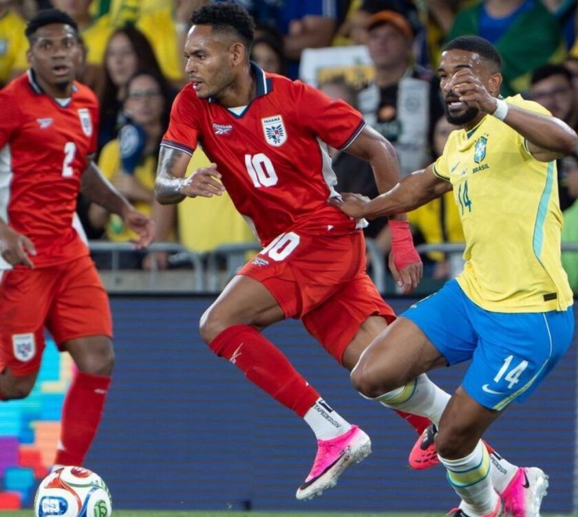 Seleção Brasileira disputa lance contra o Panamá em amistoso no Maracanã antes da preparação para a Copa do Mundo de 2026